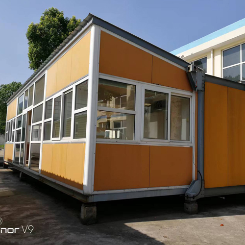 What are the potential risks and challenges for Flatpack container house?